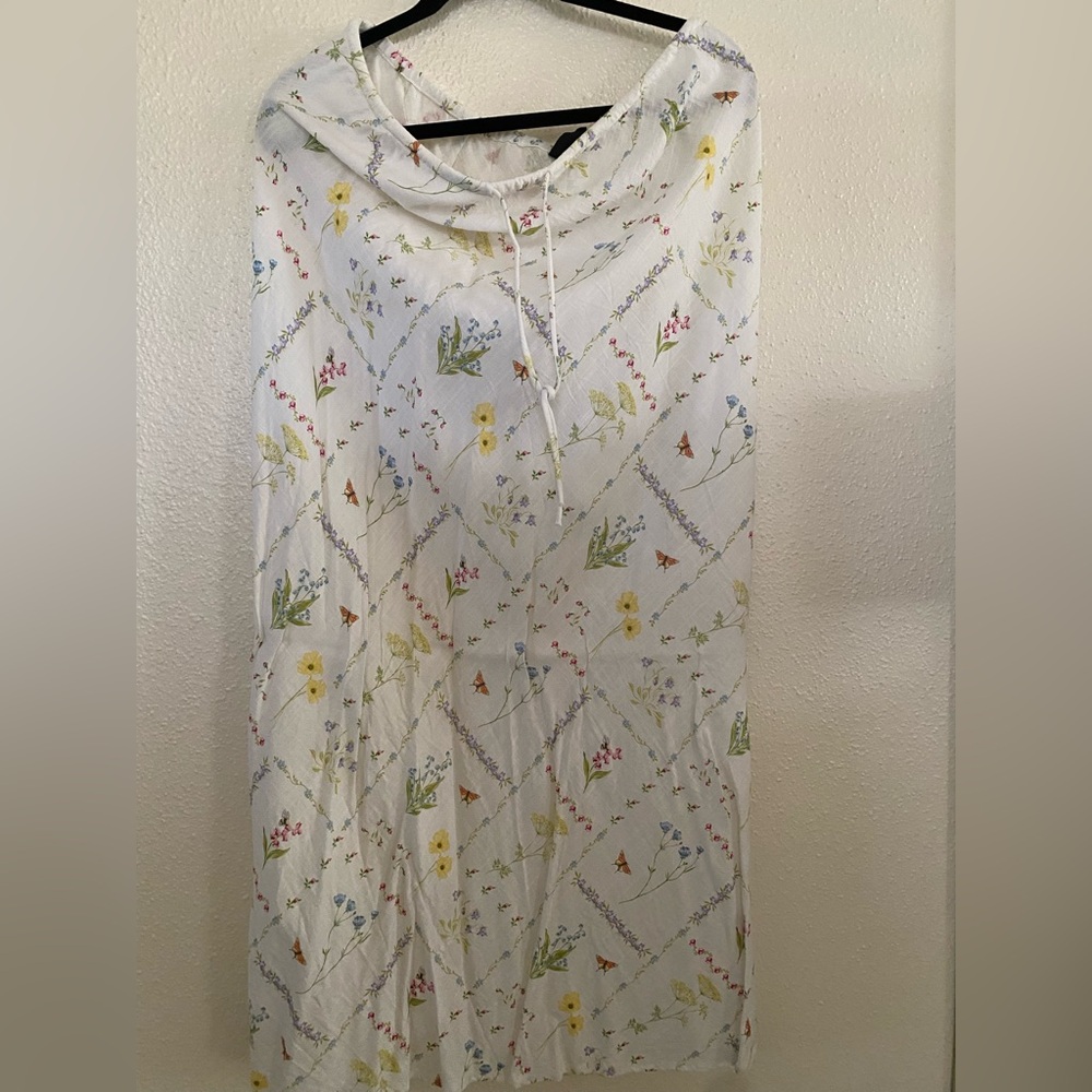 H&M White Maxi Skirt with Floral Design